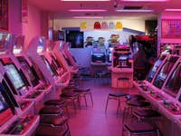 A picture of an old arcade.