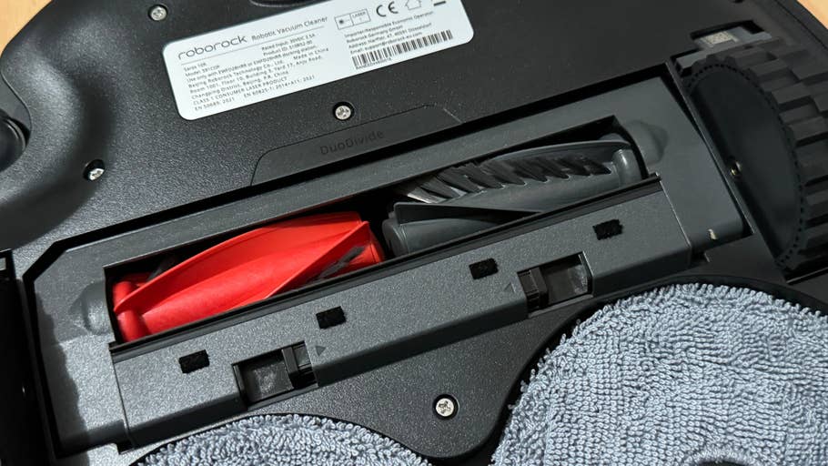 The Roborock Saros 10u0027s cleaning brush