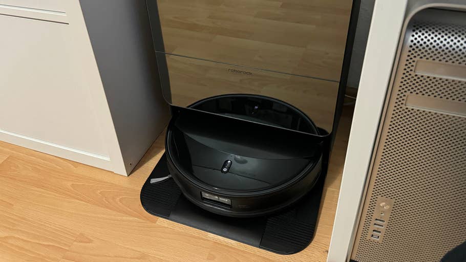 Roborock Saros 10 docking station