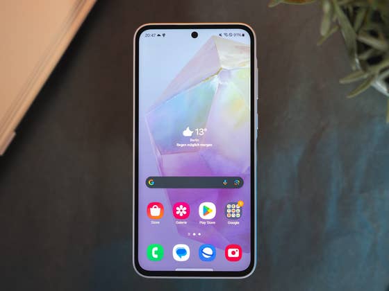 This Popular Samsung Mid-Range Smartphone is a Must-Grab for 19% Off