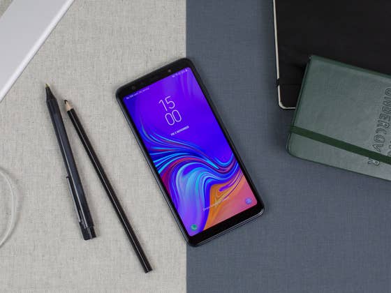 Galaxy A7 (2018) review: a triple camera… and what else?