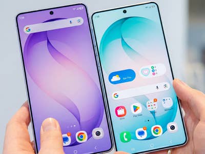 Samsung Galaxy S26 Ultra and S26 Plus smartphones