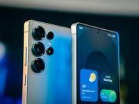 A Samsung smartphone is waiting for One UI 8.5