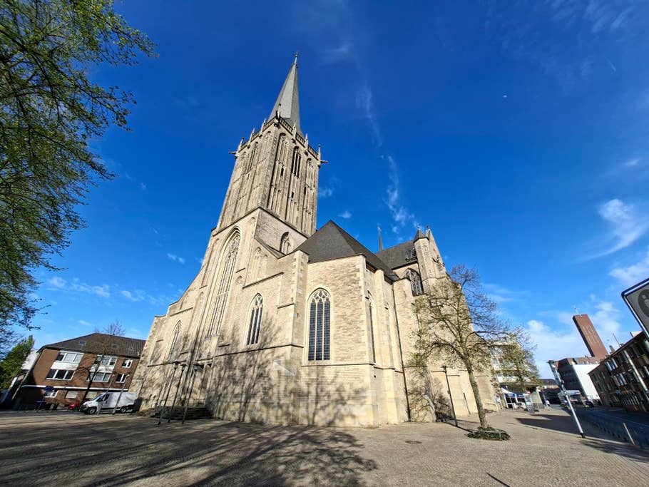 Samsung Galaxy A56 sample photo (ultra wide-angle).