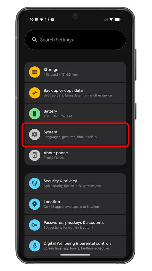Android settings menu showing storage, backup, battery, and system options.