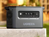 Ugreen PowerRoam 2200 in the garden