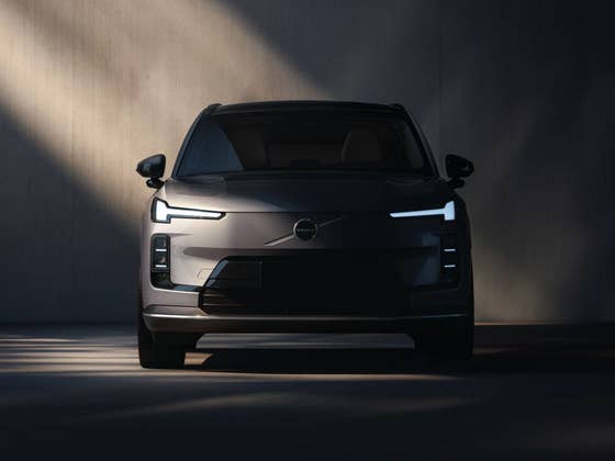 Is the New Volvo XC70 the Future of Plug-In Hybrids?