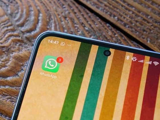 WhatsApp Hack: How to Read Messages Without the Blue Checkmarks