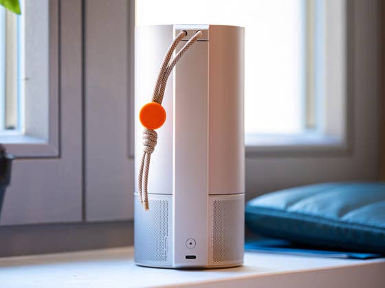 Xgimi MoGo 3 Review: Yes, Friends, It Really Is a Projector!