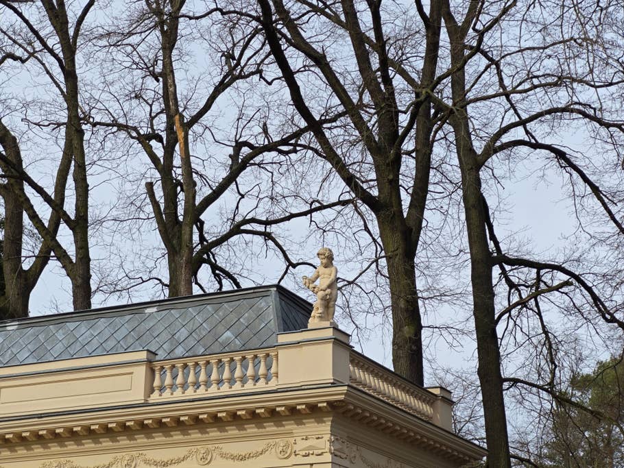 Daytime photo by the Xiaomi 14