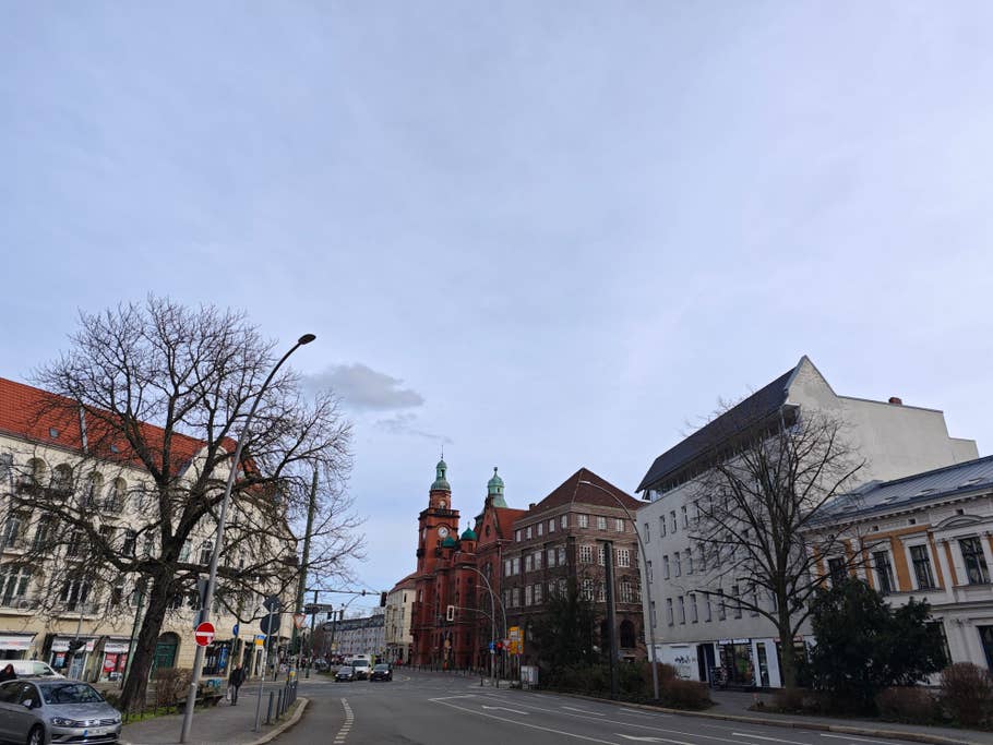 Daytime photo by the Xiaomi 14