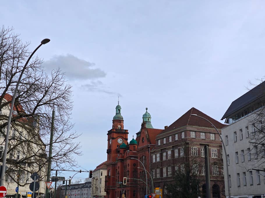 Daytime photo by the Xiaomi 14