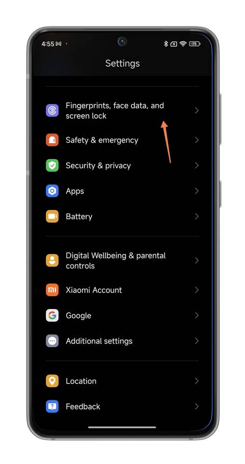 HyperOS screenshots on how to reduce the brightness of the fingerprint reader.