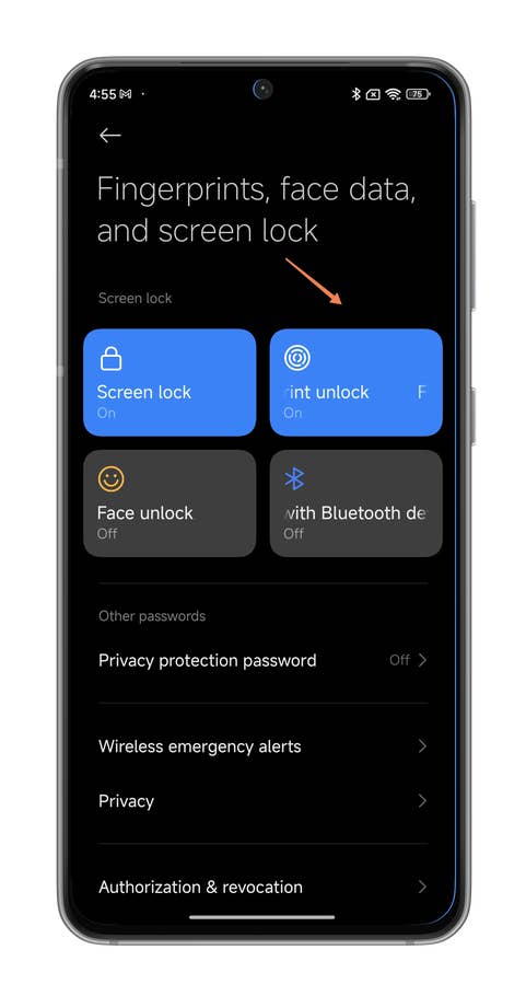 HyperOS screenshots on how to reduce the brightness of the fingerprint reader.