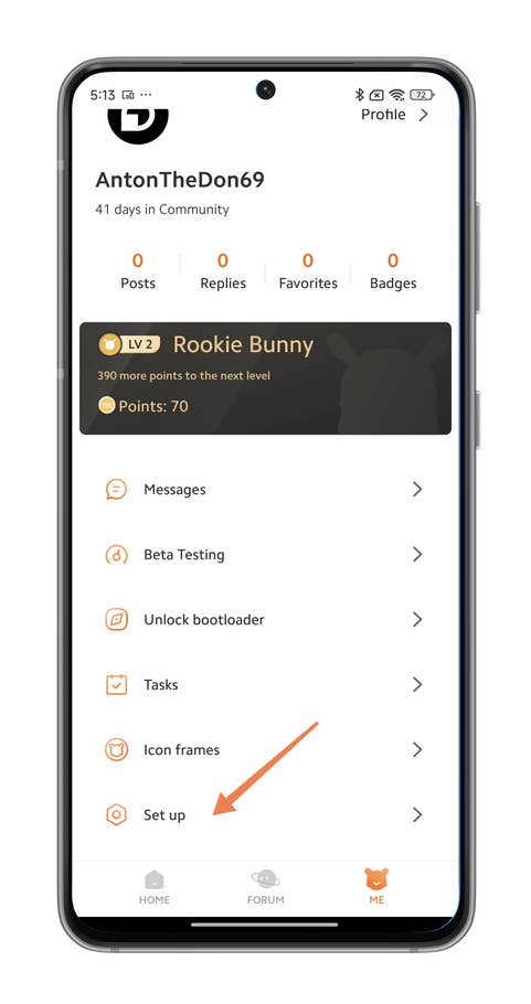 Screenshots of the Xiaomi Community app where you can receive HyperOS updates faster.