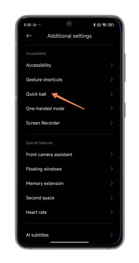 HyperOS screenshots on using the Quick Ball shortcut.