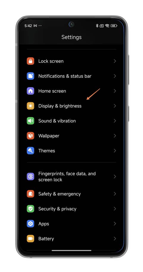 HyperOS screenshots on enabling the bright sunlight mode on your Xiaomi smartphone.